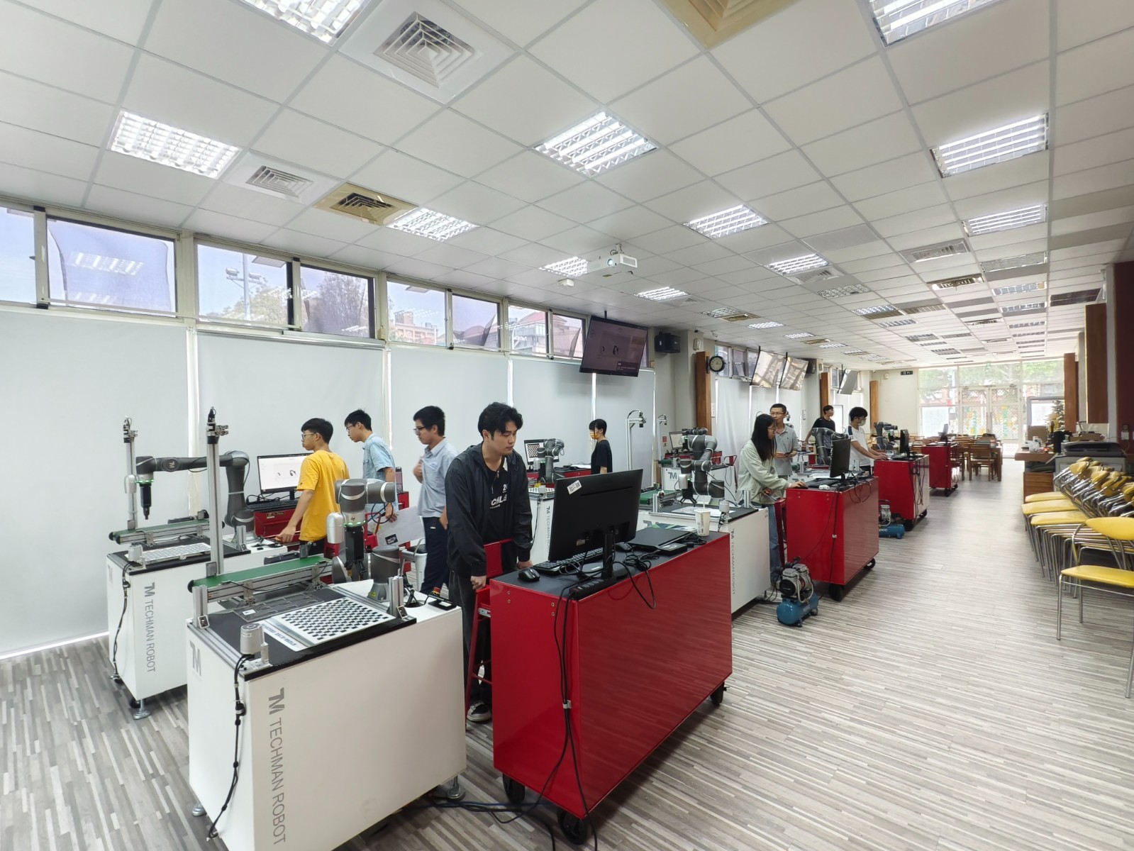 115-04-12協作型機械手臂初階證照班