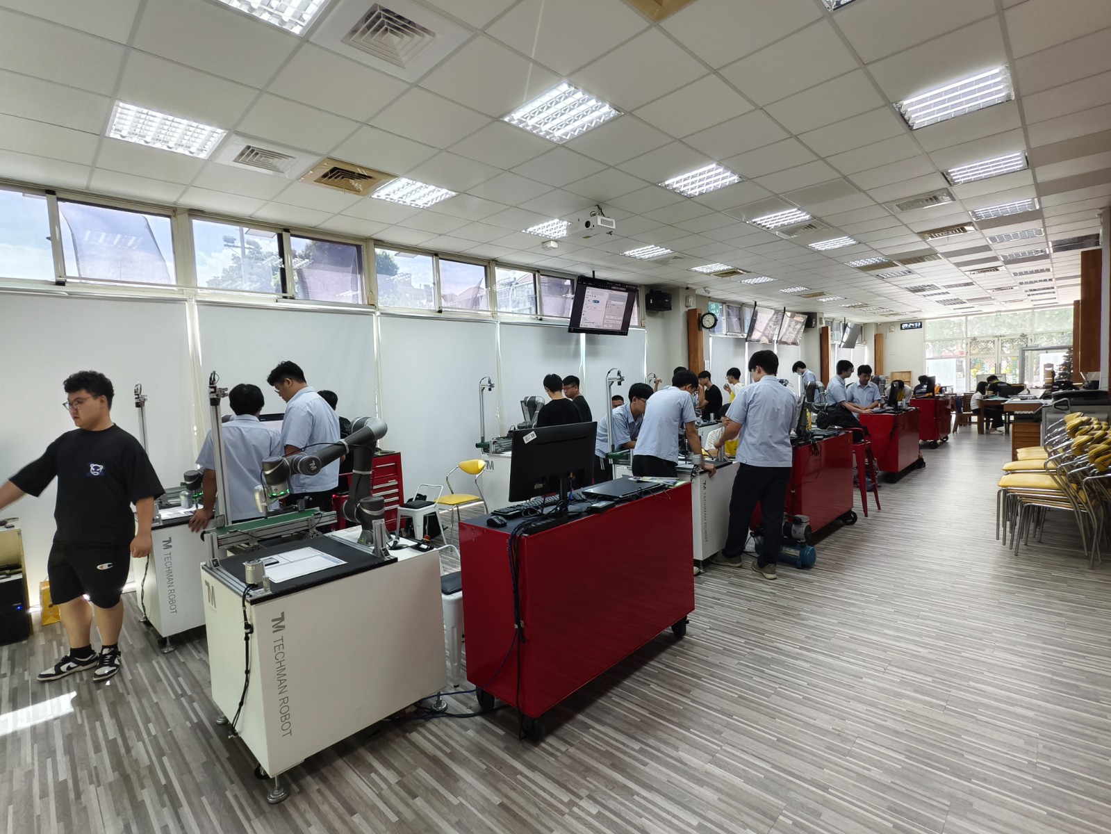 0713-719 機械手臂初階與中階證照考照課程